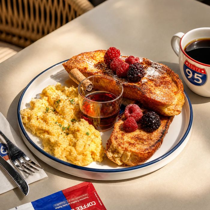 FRENCH TOAST BREAKFAST PLATE